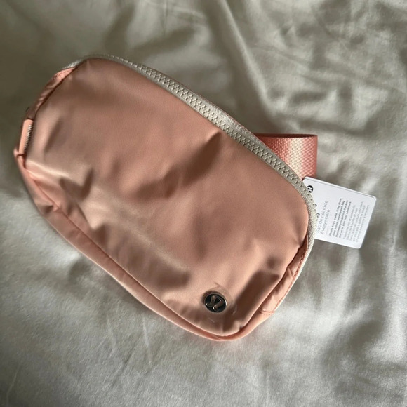 lululemon athletica Handbags - 🆕🩷 Lululemon Everywhere Belt Bag Melon Sorbet